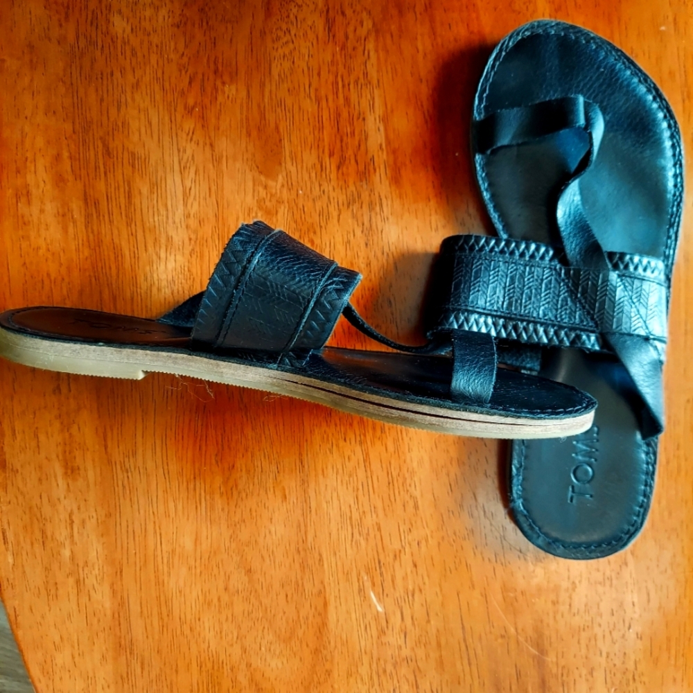 TOMS FOR WOMEN: ISABELA LEATHER SANDALS Size 7